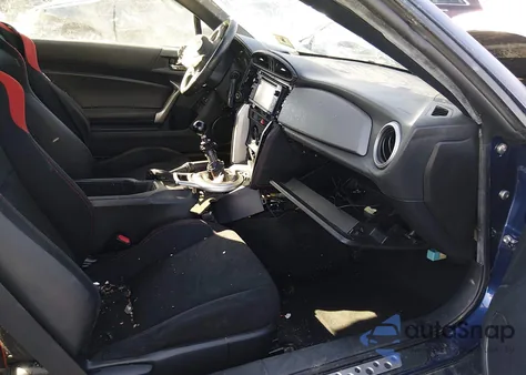 2015 Scion Fr-S z USA, uszkodzony, nr VIN JF1ZNAA11F9710220